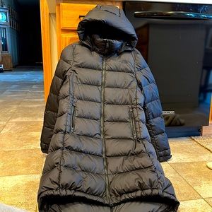 Women’s North Face 550 long puffer jacket with detachable hood